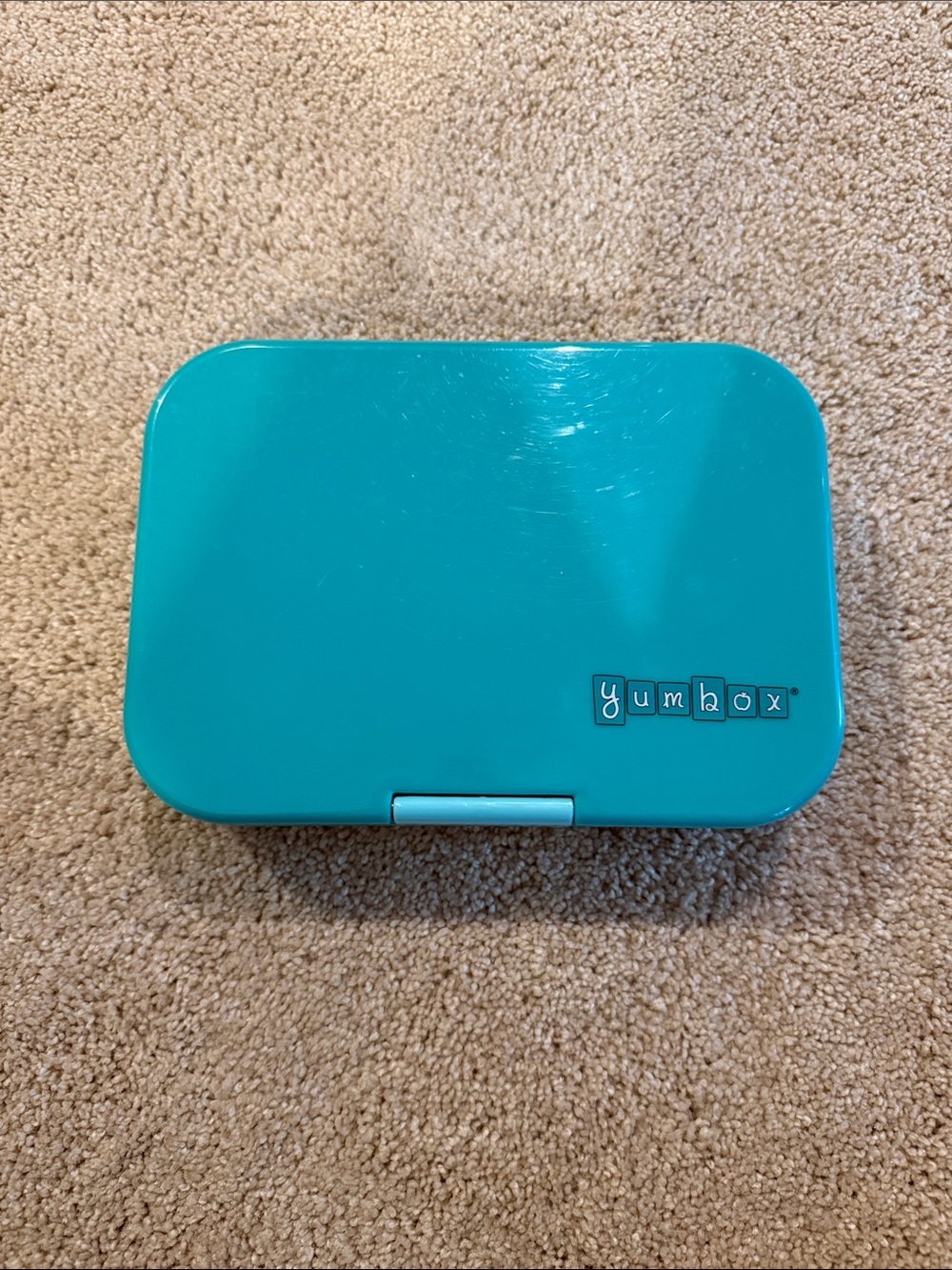 Yumbox. Teal Kids Snack Box. No inside compartment. Just outside compartment.EUC